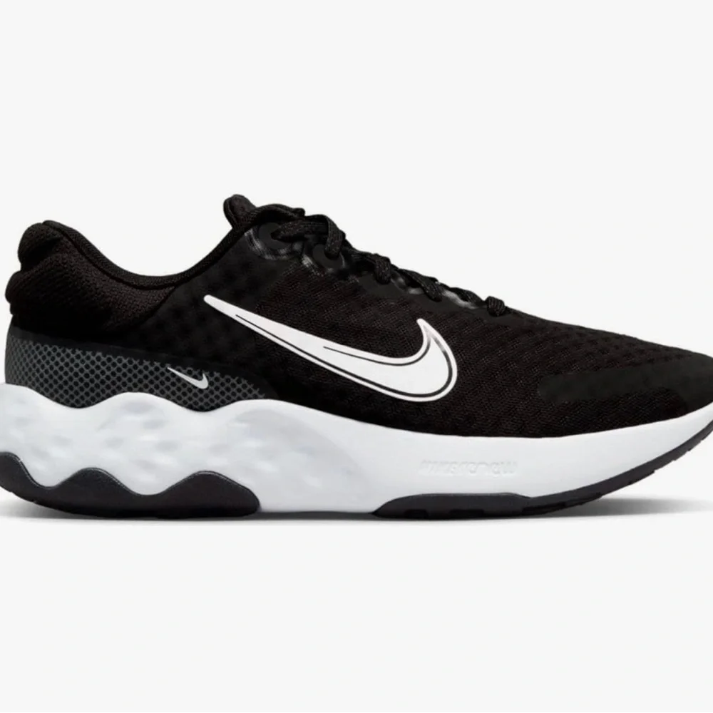 Nike Women's Gymnastics Road Running Shoes